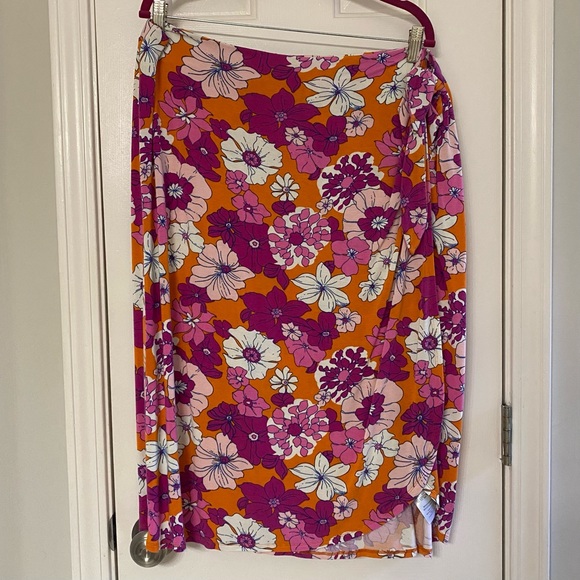 MODCLOTH • Come On Surfing Baby Floral Wrap Skirt - Picture 2 of 6